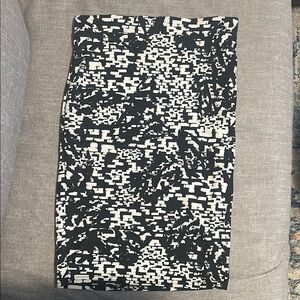 Stylish Black and White Patterned Skirt